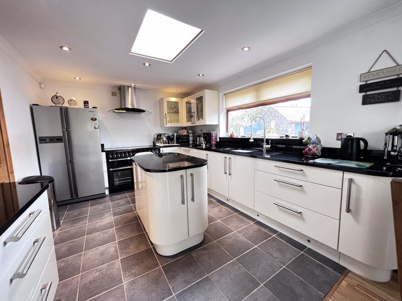 Kitchen- click for photo gallery